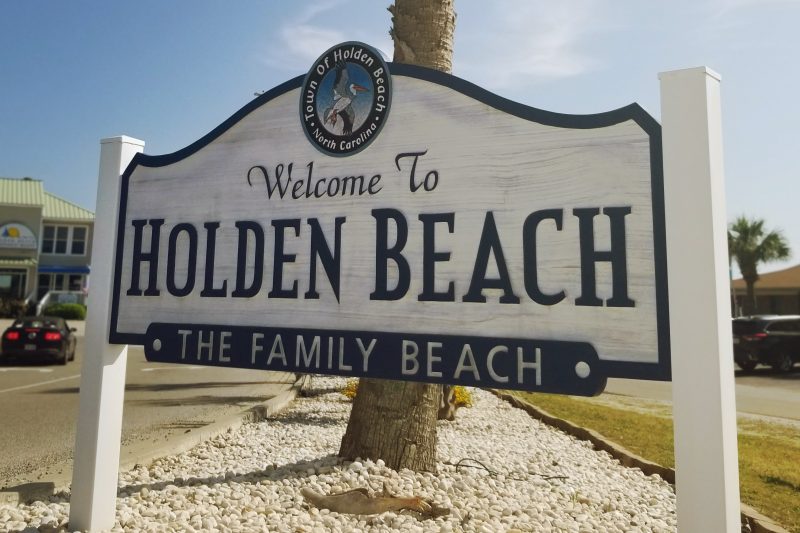entrance to holden beach north carolina